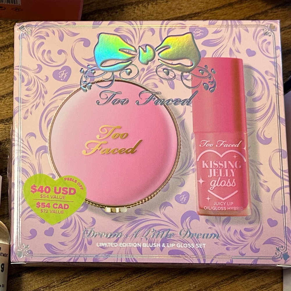 Too Faced Set - Cloud Crush Blush and Kissing Jelly Lip Gloss in Pink Sherbet